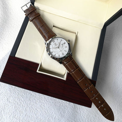 Classic Brown Strap Quartz Watch | Vittorio&Co.